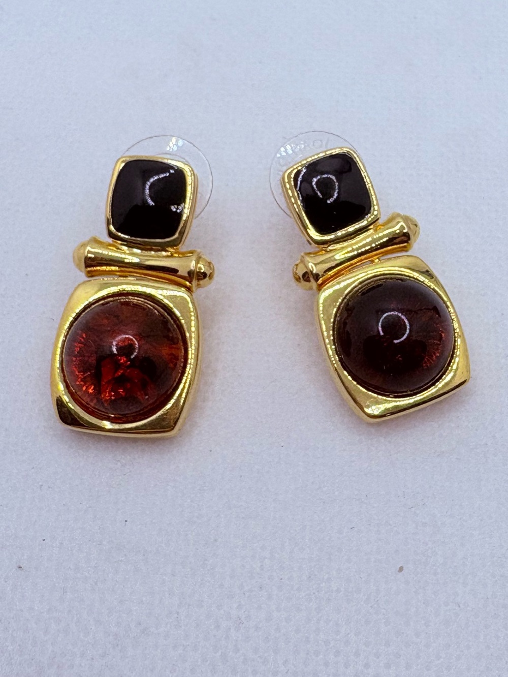 Vintage Joan Rivers Faux Amber & Black Cab Hinged Earrings Goldtone 1 1/4”